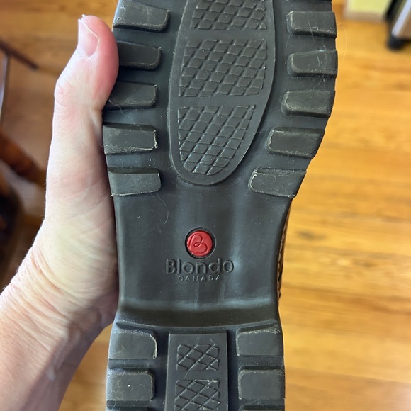 Sz 8.5 New with tags Blondo tall leather upper, wool inner women’s boot - Picture 9 of 10